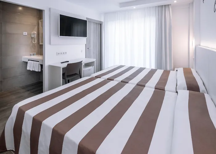 Hotel Oasis Park Splash